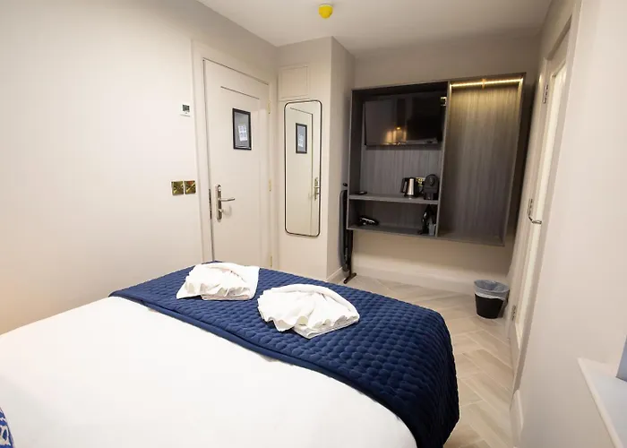 The Abbeygate Townhouse 게스트하우스 3*